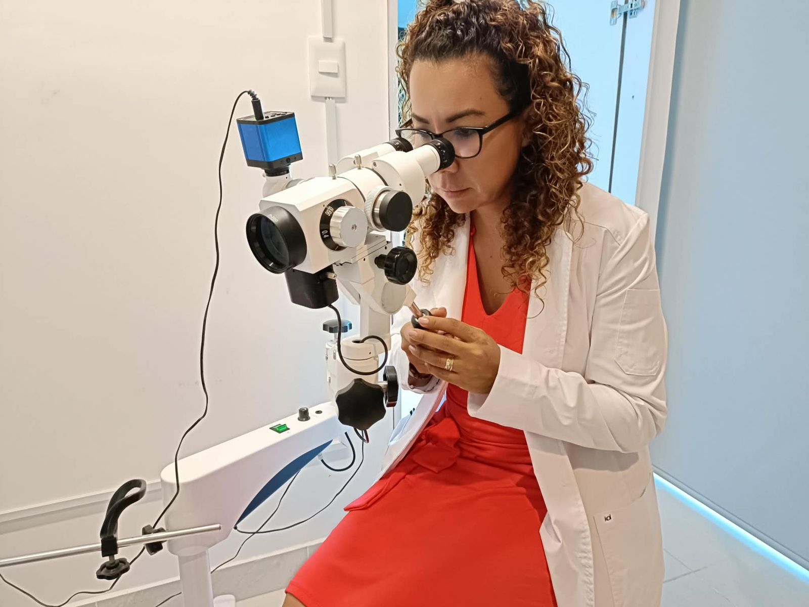Dra. Karaly Castillo — ginecóloga en Cancún